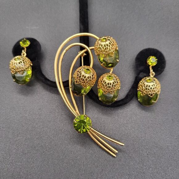 Sarah Coventry Touch of Elegance Brooch Set 1970 D&E Design - Picture 1 of 10